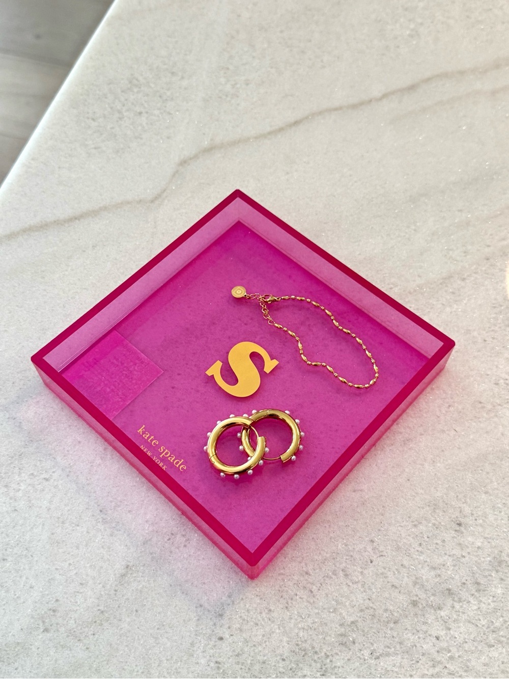 KATE SPADE Acrylic Initial Tray Pink